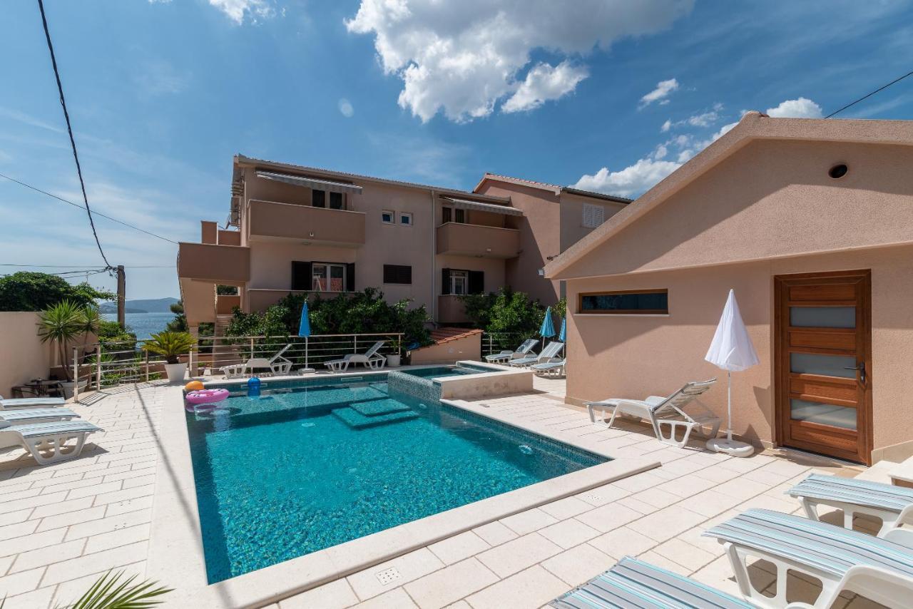 Apartments Villa Magdalena Трогир Екстериор снимка