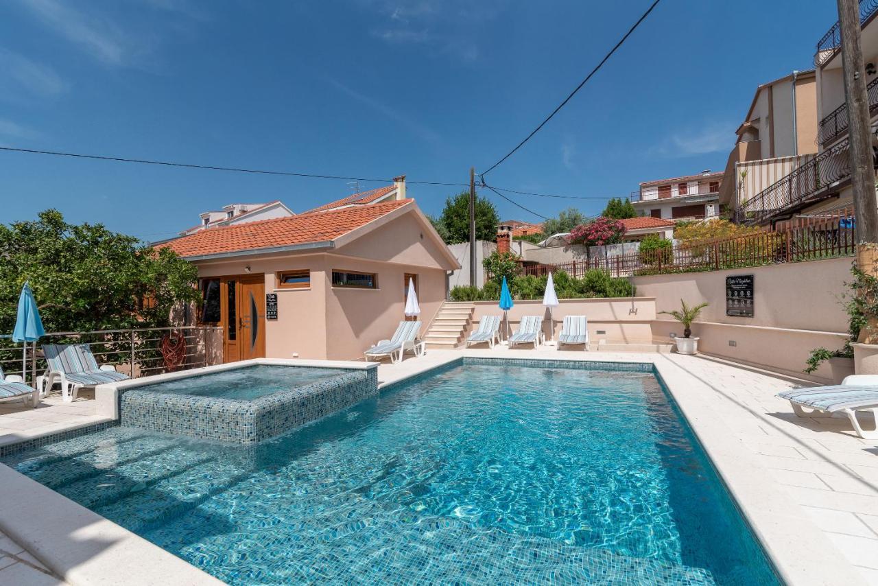 Apartments Villa Magdalena Трогир Екстериор снимка