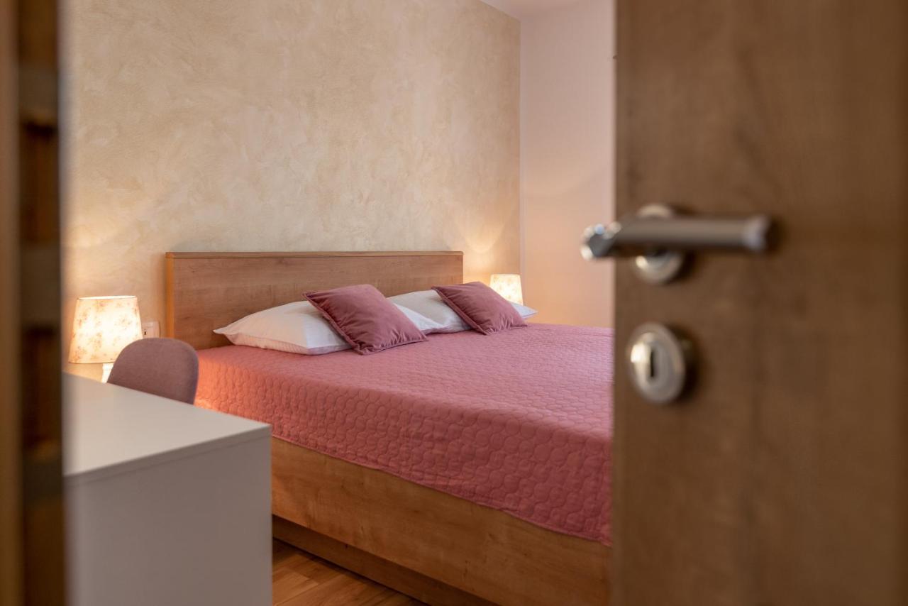 Apartments Villa Magdalena Трогир Екстериор снимка