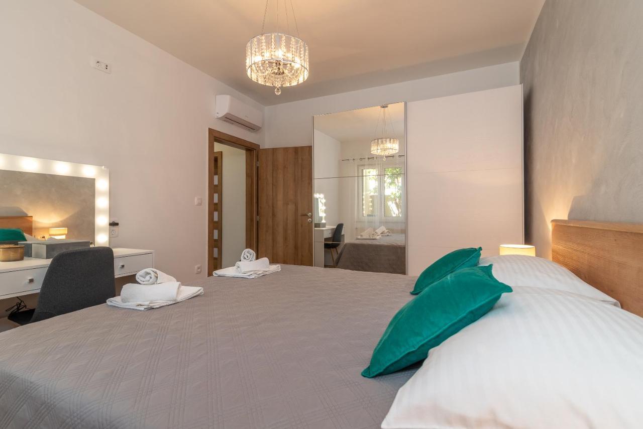 Apartments Villa Magdalena Трогир Екстериор снимка