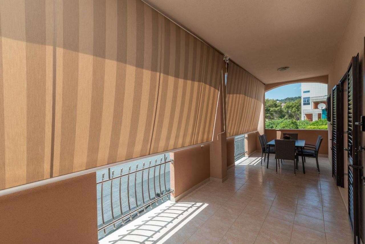 Apartments Villa Magdalena Трогир Екстериор снимка
